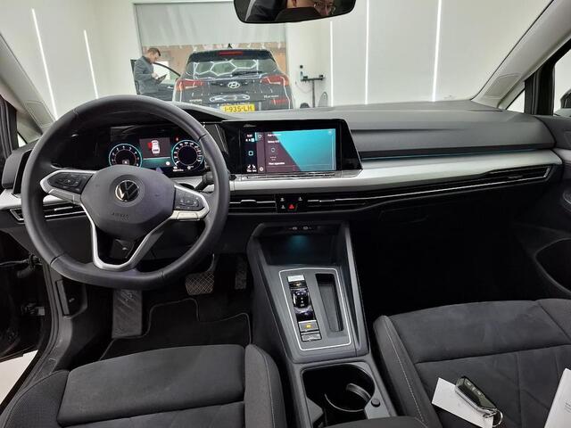 Volkswagen GOLF VARIANT 1.5 eTSI LIFE BUSINESS I AUTOMAAT I TREKHAAK I P-CAMERA I APPLE CARPLAY I CLIMATE CONTROL