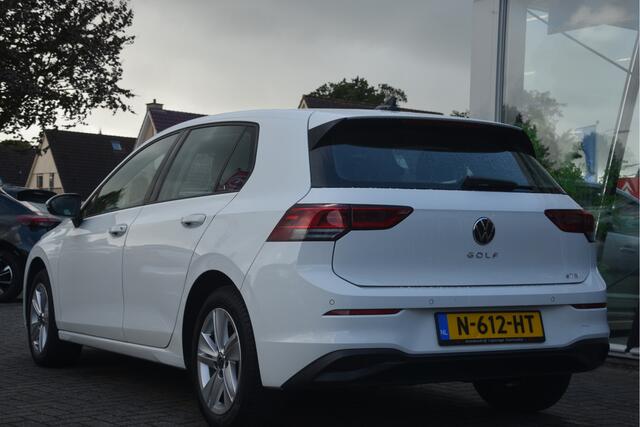 Volkswagen GOLF 1.0 eTSI Life Carplay | Adaptive cruise | LMV | Clima | Bluetooth | Navi | PDC