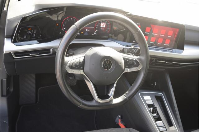 Volkswagen GOLF 1.0 eTSI Life Carplay | Adaptive cruise | LMV | Clima | Bluetooth | Navi | PDC