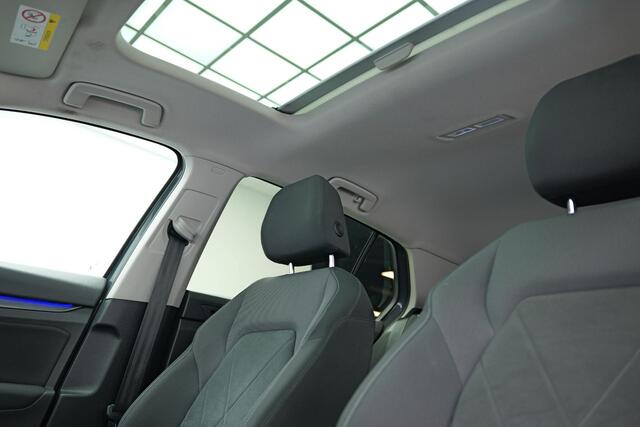 Volkswagen GOLF 1.5 TSI Highline Business R |Pano|Memory|Camera|Massage|