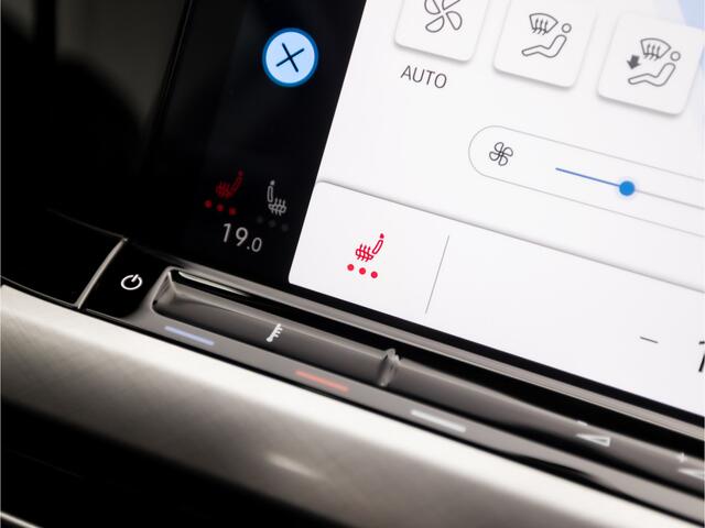 Volkswagen GOLF 2.0 TDI Golf (APPLE CARPLAY, GROOT NAVI, KEYLESS, SPORTSTOELEN, PARKEERSENSOREN, SFEERVERLICHTING, STUUR/STOELVERWARMING, LM VELGEN, NIEUWE APK, NIEUWSTAAT)