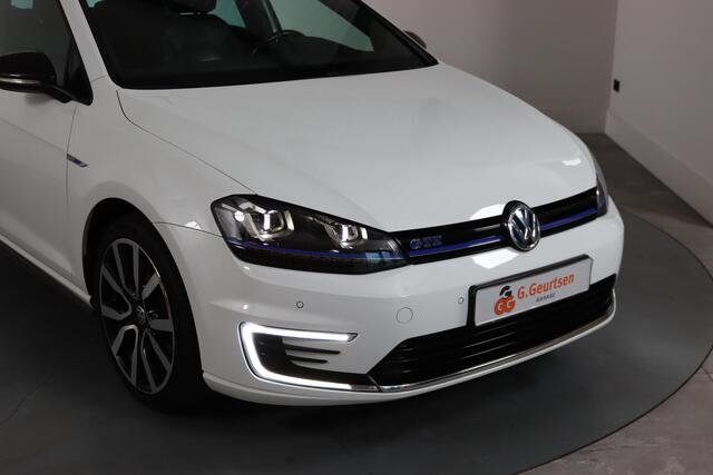 Volkswagen GOLF 1.4 TSI GTE, Panoramadak, Apple Carplay/Android auto, Leder, DAB, Goed onderhouden