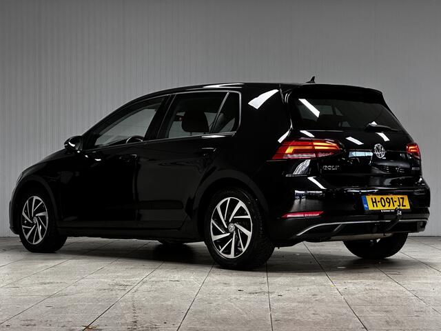 Volkswagen GOLF 1.5 TSI Highline/ Facelift!/ Trekhaak/ Apple + Android/ 16'' LMV/ Stoelverw./ Extra getint glas/ PDC V+A/ Navi/ Adaptive Cruise/ Multi. LEDER. Stuur/ Mistl./ LED Dagrijverl.