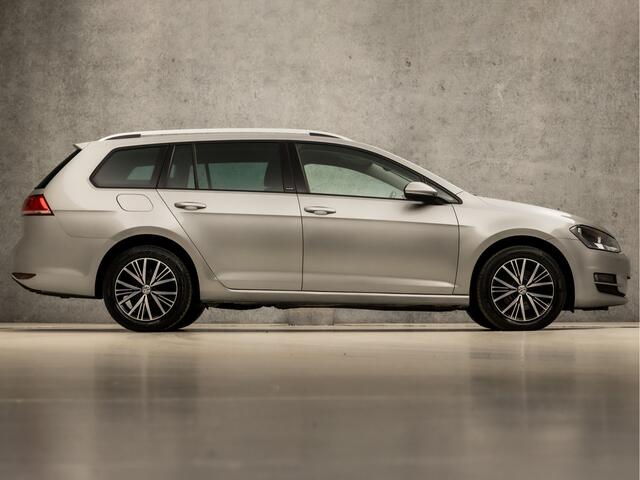 Volkswagen GOLF Variant 1.2 TSI Sportline Automaat (APPLE CARPLAY, NAVIGATIE, CLIMATE, STOELVERWARMING, GETINT GLAS, SPORTSTOELEN, LM VELGEN, PARKEERSENSOREN, NIEUWE APK, NIEUWSTAAT)