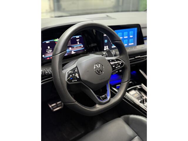 Volkswagen GOLF 8R 2.0 TSI R 4Motion Performance AKRA PANO