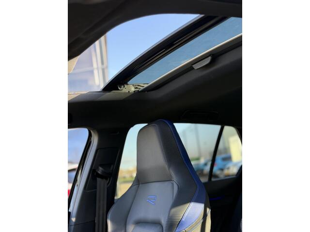 Volkswagen GOLF 8R 2.0 TSI R 4Motion Performance AKRA PANO