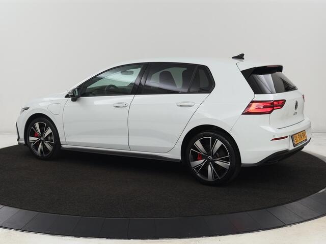 Volkswagen GOLF 1.4 eHybrid GTE | Stoelverwarming | Camera | Adaptive cruise | Sfeerverlichting | Navigatie | Sportstoelen | Full LED | Climate control | Parkeerhulp | PHEV | Plug In