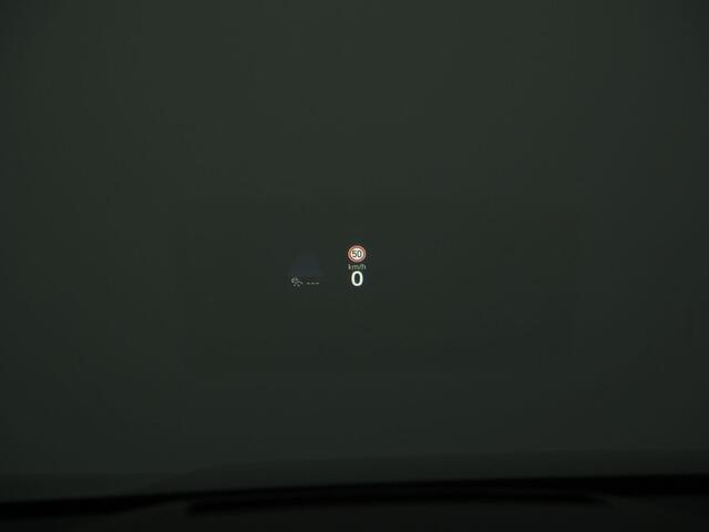 Volkswagen GOLF 1.5 eTSI 150 pk DSG R-Line Edition | Panoramadak | IQ Light | Black Style | Head-up display | Sportstoelen | Stoel-/stuurverwarming | 18 inch