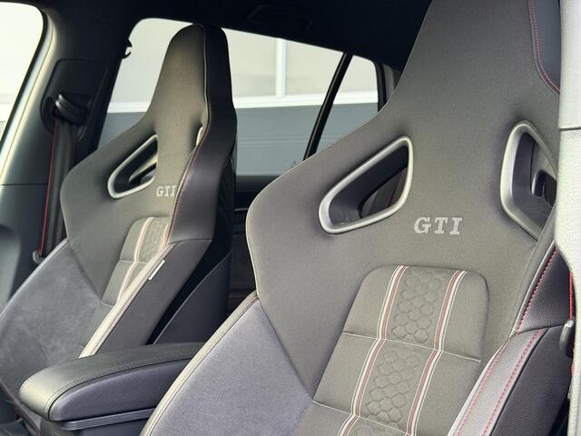 Volkswagen GOLF 2.0 TSI GTI Clubsport | RECARO | DYNAUDIO | ACC | CarPlay | Camera | Side Assist | Stoelverwarming
