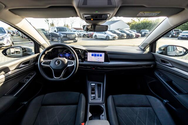 Volkswagen GOLF 1.5 eTSI Style | Pano | Matrix LED | Massage
