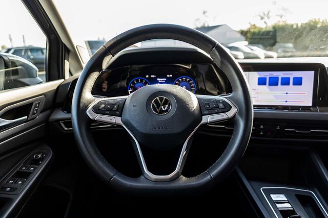 Volkswagen GOLF 1.5 eTSI Style | Pano | Matrix LED | Massage
