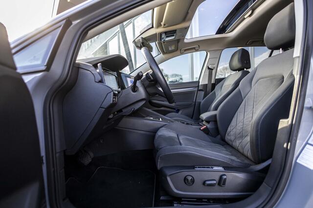 Volkswagen GOLF 1.5 eTSI Style | Pano | Matrix LED | Massage