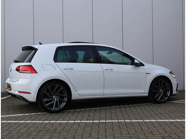 Volkswagen GOLF 1.0 TSI Highline R-line | Panoramadak | Camera | Virtual | LED