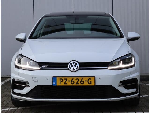 Volkswagen GOLF 1.0 TSI Highline R-line | Panoramadak | Camera | Virtual | LED