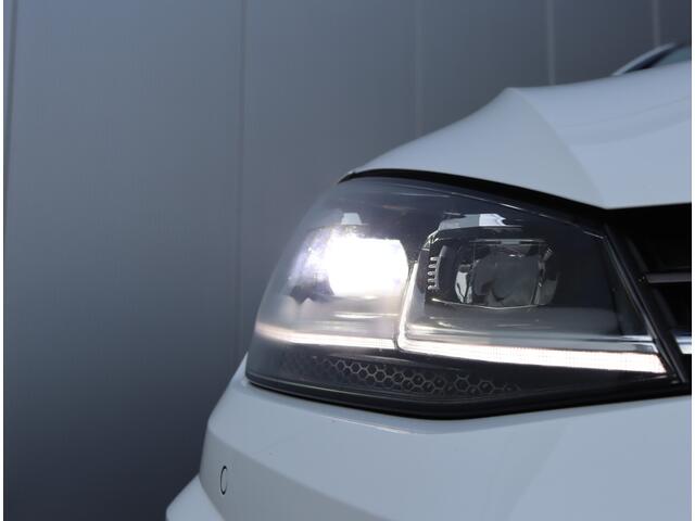 Volkswagen GOLF 1.0 TSI Highline R-line | Panoramadak | Camera | Virtual | LED