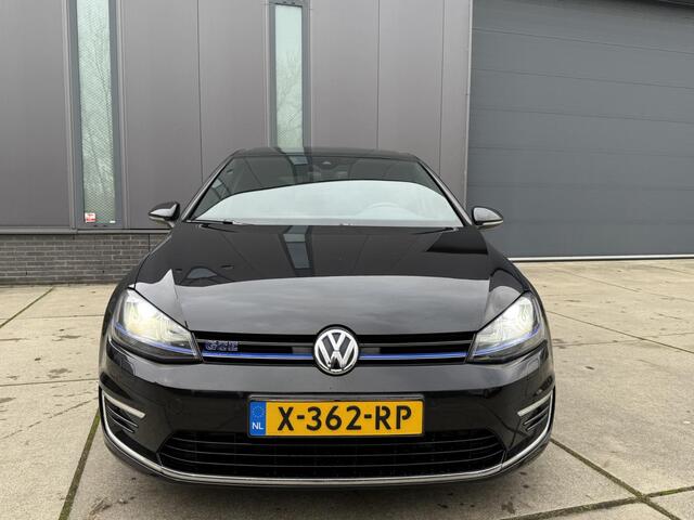 Volkswagen GOLF 1.4 TSI GTE | Pano | Keyless | LED | Carplay