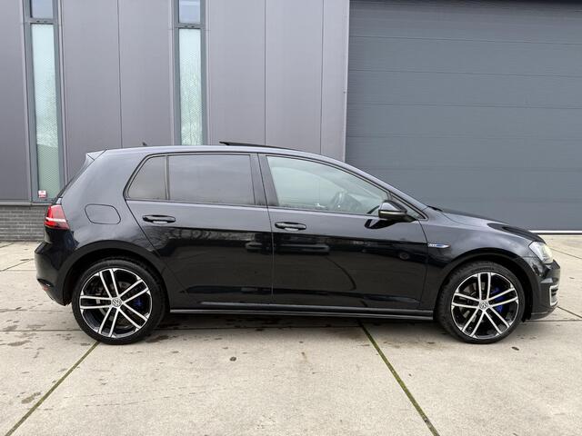 Volkswagen GOLF 1.4 TSI GTE | Pano | Keyless | LED | Carplay