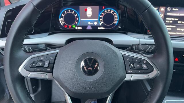 Volkswagen GOLF Variant 1.5 eTSI Life Business AUTOMAAT / TREKHAAK / FULL LED / CARPLAY / STOELVERW / STUURVERW / NAVI / ACC / NL-AUTO