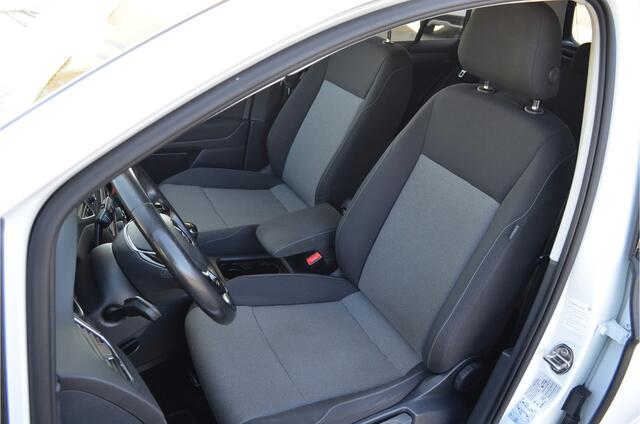 Volkswagen GOLF SPORTSVAN 1.2 TSI Navi | NL auto | Trekhaak | Getint glas | DAB | Bluetooth | Airco