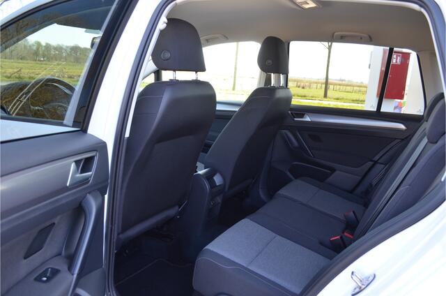 Volkswagen GOLF SPORTSVAN 1.2 TSI Navi | NL auto | Trekhaak | Getint glas | DAB | Bluetooth | Airco