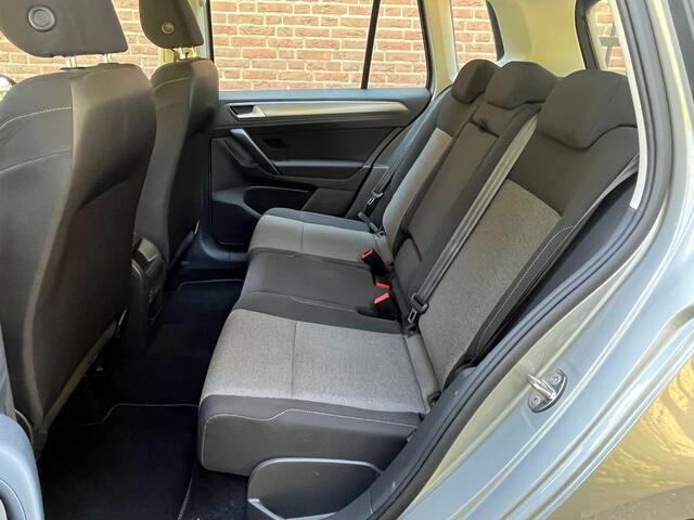 Volkswagen GOLF SPORTSVAN 1.0 TSI Comfortline Bj 2018. Airco, Cruise, PDC V+A, StoelVerw, Haak 1000kg