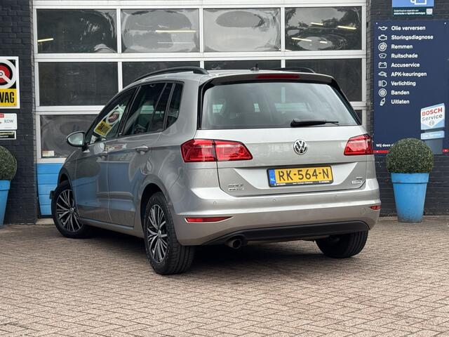 Volkswagen GOLF SPORTSVAN 1.2 TSI Highline Prijs Inclusief Onderhoud & 12 Maand BOVAG Garantie | Stoelverwarming | Adaptieve Cruise Control |
