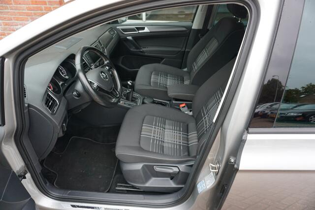 Volkswagen GOLF SPORTSVAN 1.2 TSI 110PK Connected Series Trekhaak | Stoelverw. | Stuurwielverw. * All in prijs *