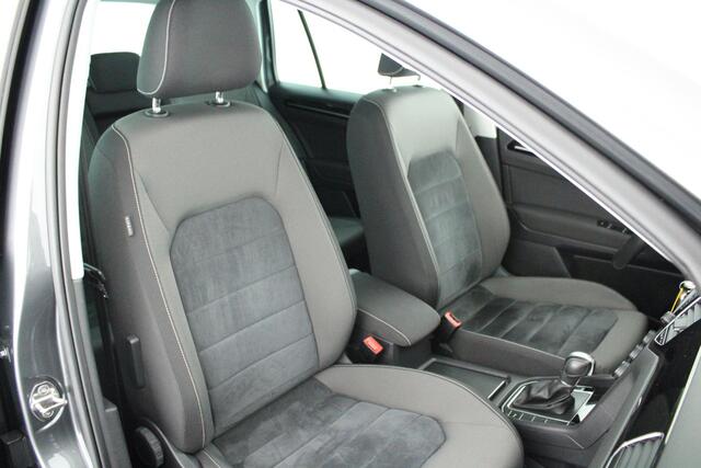 Volkswagen GOLF SPORTSVAN 1.4 TSI 150pk DSG Highline Xenon Koplampen Trekhaak Stoelverwarming