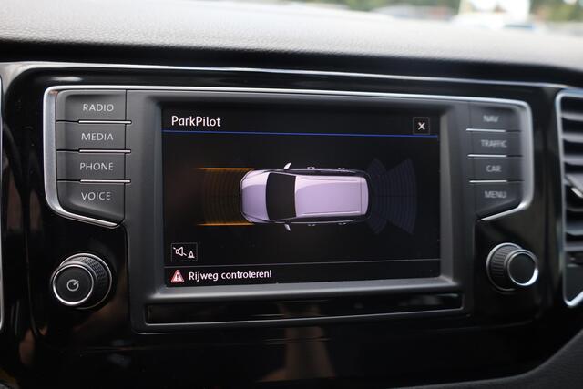 Volkswagen GOLF SPORTSVAN 1.4 TSI Highline TREKHAAK ALCANTARA STOELVERW. CRUISE CLIMA NAVI 2XPDC 17''LMV