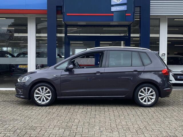 Volkswagen GOLF SPORTSVAN 1.4 TSI Connected Series / Automaat / Cruise-Control / Climate-Control / Stoelverwarming / Afneembare-Trekhaak / Apple-Carplay & Android-Auto / DAB Radio-Bluetooth / Navi / PDC V+A / 17'' LMV / ENZ.