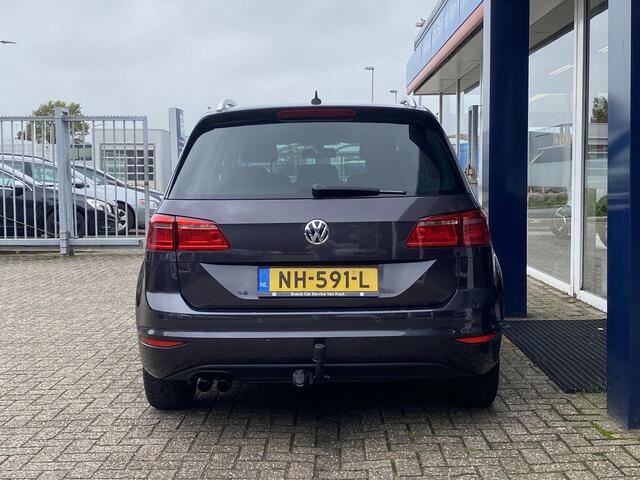 Volkswagen GOLF SPORTSVAN 1.4 TSI Connected Series / Automaat / Cruise-Control / Climate-Control / Stoelverwarming / Afneembare-Trekhaak / Apple-Carplay & Android-Auto / DAB Radio-Bluetooth / Navi / PDC V+A / 17'' LMV / ENZ.