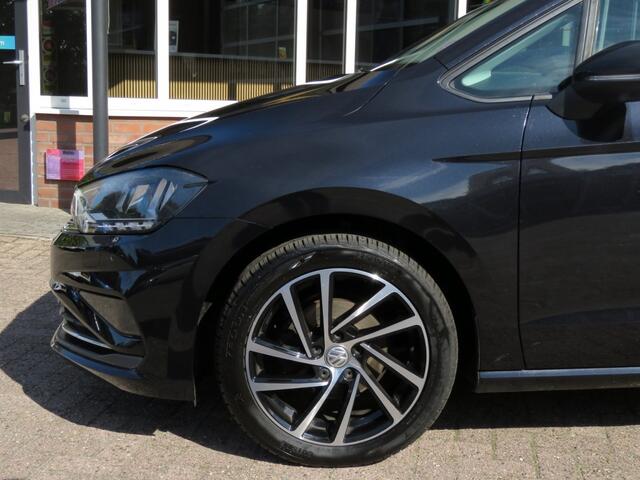 Volkswagen GOLF SPORTSVAN 1.0 TSI 115pk DSG-aut. HIGHLINE / Trekhaak / Camera / 17 Inch / BOVAG garantie