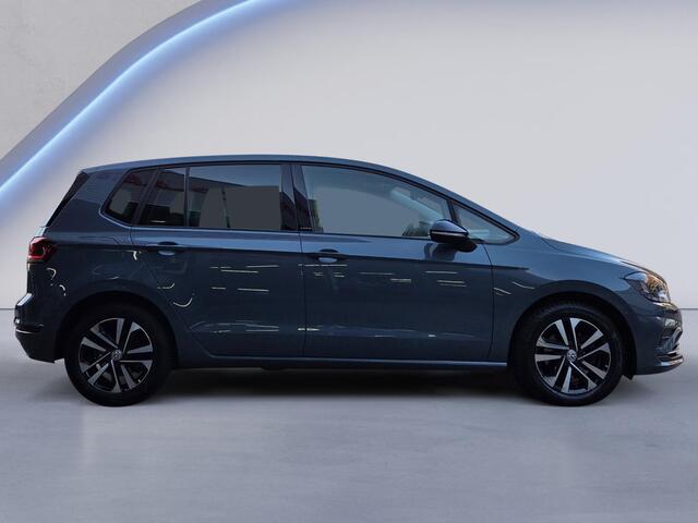 Volkswagen GOLF SPORTSVAN 1.5 TSI ACT Highline /Apple Carplay/Lane-Side-Front assist/Stoelverw./Adaptive Cruise Contr./Climate Contr./Grootlichtass./Navi/16''LMV/(MET GARANTIE*)