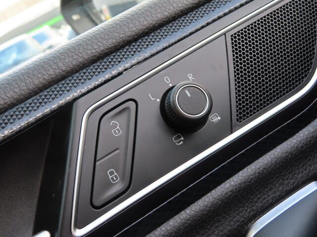 Volkswagen GOLF SPORTSVAN 1.0 TSI Comfortline | stoelverwarming | trekhaak | navigatie | carplay