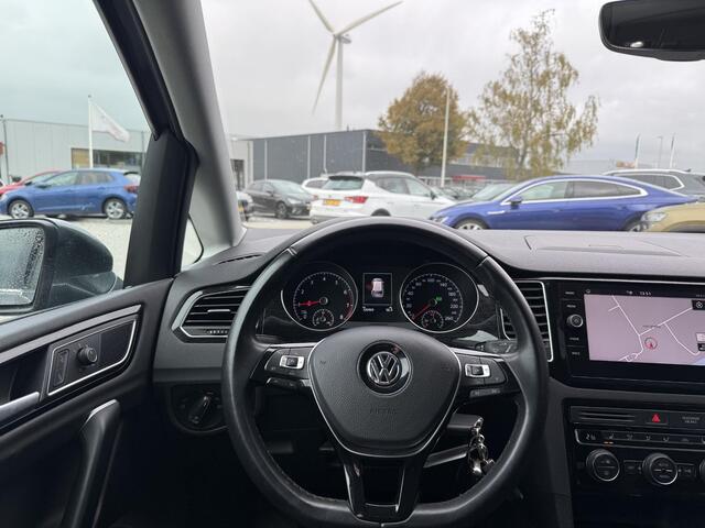 Volkswagen GOLF SPORTSVAN 1.0 TSi 110 Pk Automaat Highline | Trekhaak | Adaptive Cruise | Camera | Parkeersensoren | Airco | Navigatiesysteem | LED | Privacy Glass | 16 Inch