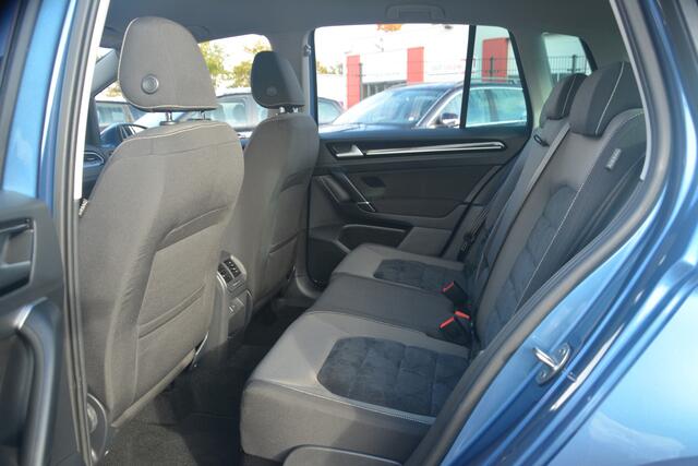 Volkswagen GOLF SPORTSVAN 1.4 TSI Connected Series | Navigatie | Camera | Ergo stoel | DAB+ | Dodehoeksensor | Trekhaak | NL auto!! | Keurige Sportsvan afkomstig van eerste eigenaar en dealer onderhouden!!