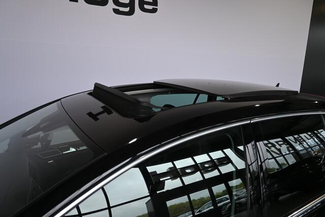 Volkswagen GOLF SPORTSVAN 1.4 TSI Highline Automaat Panoramadak Navigatie Stoelverwarming Rijklaarprijs Inruil Mogelijk!