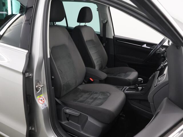 Volkswagen GOLF SPORTSVAN 1.5 TSI ACT Highline Edition | Trekhaak | Panoramadak | ERGO Stoelen | LED | Navigatie | Climate Control | Camera | DAB | Apple Carplay/ Android Auto | Stoelverwarming | Adaptieve Cruise Control |