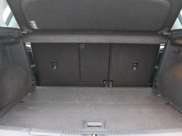 Volkswagen GOLF SPORTSVAN 1.4 TSI Highline 150PK DSG Adaptieve Cruise Controle, Trekhaak, Achteruitrijcamera, Ergo Comfort Stoel, 17" LM Velgen, Navi, Stoelverwarming