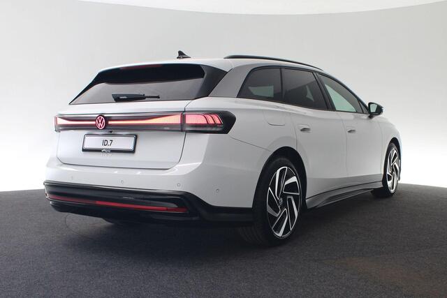 Volkswagen ID ID.7 Tourer Pro Business 77 kWh 286 PK | IQ Light | 360 Camera | HUD | Keyless | Side Assist | 20 inch