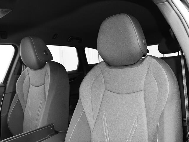 Volkswagen ID ID.7 Tourer Tourer Limited Edition 77 kWh accu 286 pk · Draadloze telefoonlader · Achteruitrijcamera · Multifunctioneel stuurwiel ·