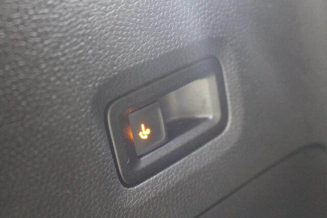 Volkswagen ID. Buzz Pro 77kWh 204PK IQ-Light | Trekhaak | Navigatie | El. schuifdeuren + achterklep | Stoelverwarming