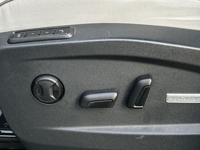 Volkswagen ID. Buzz 1st Max 77kWh Wegklapbare Trekhaak | Elektr.deuren | Comfort stoelen met massage | Navigatie | Aplle Carplay of Android Auto