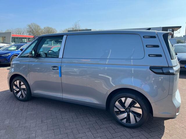 Volkswagen ID. Buzz Cargo Bedrijfswagens Bulli Edition Elektromotor 210 kW (286 pk) 79 kWh | Armsteun voor de voorstoelen, aan beide kanten | Bijrijdersstoel in plaats van bijrijdersbank inclusief ISOFIX | Standaard zijwandbekleding tot aan het dak | Open & Close Pakket |