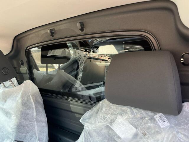 Volkswagen ID. Buzz Cargo Bedrijfswagens Bulli Edition Elektromotor 210 kW (286 pk) 79 kWh | Armsteun voor de voorstoelen, aan beide kanten | Bijrijdersstoel in plaats van bijrijdersbank inclusief ISOFIX | Standaard zijwandbekleding tot aan het dak | Open & Close Pakket |