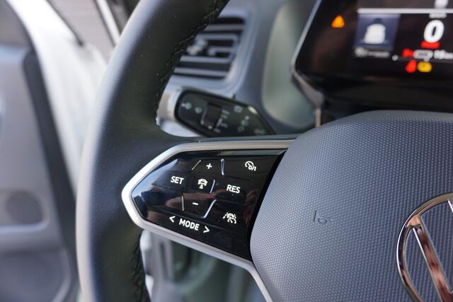 Volkswagen ID. Buzz Cargo | Exclusive Edition | 21" Velgen | Open en Close pakket | ACC | Apple Carplay | Camera | Trekhaak