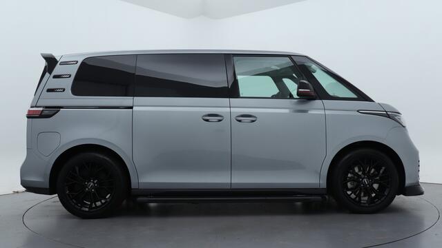 Volkswagen ID. Buzz Cargo Bulli edition 79 kWh Red Line Speciale Red Line uitvoering.