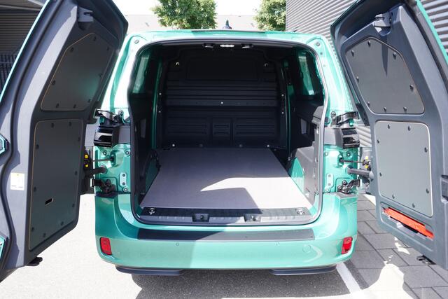Volkswagen ID. Buzz Cargo ID. Buzz Cargo 340 pk 4-Motion, Anniversary Edition, Glass look panelen, Frontlip, Ondergrille hoogglans zwart, Navigatie, Achterdeuren zonder ruit, Trekhaak