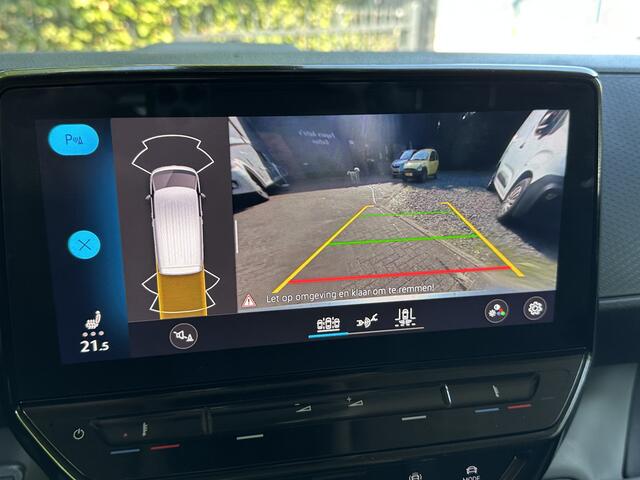 Volkswagen ID. Buzz Cargo Navi Cruise Camera . 3 zits . 77 kwh 204 pk wegen belasting 51 per kwartaal . mooie complete bus .