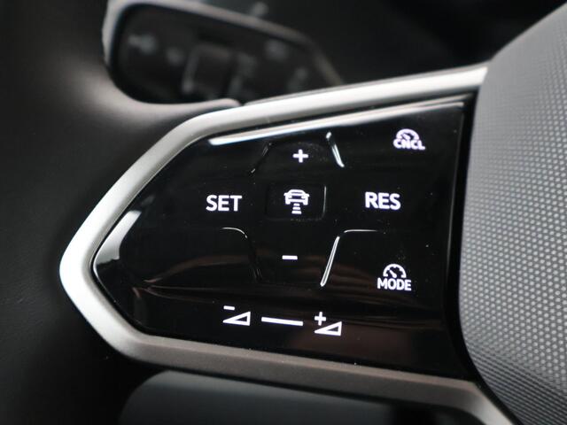 Volkswagen ID. Buzz Cargo Bedrijfswagens Bulli Edition Elektromotor 210 kW (286 pk) 2988 mm DEMO | IQ LED | Elektrische Schuifdeur + Achterklep | Navigatie Apple Carplay | PDC V+A + Camera | 2x Comfortstoelen + Armleuningen | Trekhaak Wegklapbaar